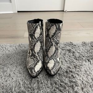 Madden Girl Dafni Bootie